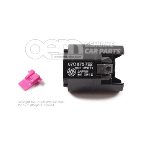 Lapos érintkezőház érintkezőreteszelő mechanizmussal 07C973722