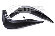 1 készlet: sárvédők (bal és jobb) KEA800001