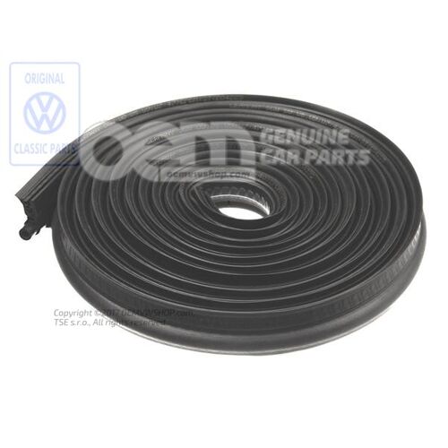 Tömítés hátsó fedél Golf Mk1 321827705A