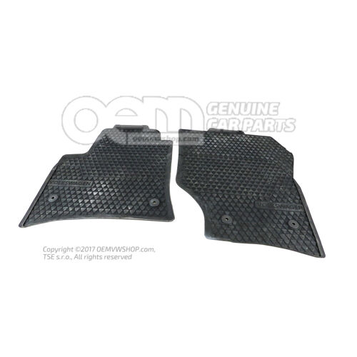1 garnitúra lábszőnyeg (gumi) fekete Volkswagen Touareg 7L 7L1061501  041