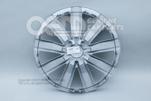 A keréktárcsák ezüst/króm/fekete színű 5NA601147A YTI (1)