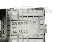 Kapcsoló elektromos ablakokhoz szatén fekete/timsó 3G0959857C WZU (2)