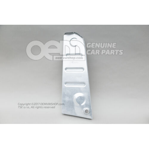 Keresztpanel oldalsó rész alatt 1Z9813228A