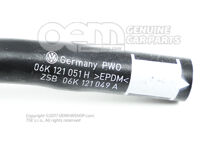 Hűtőfolyadék tömlő 06K121049A (2)