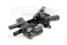 Hűtőfolyadék szabályozó ház 03C121111T (2)