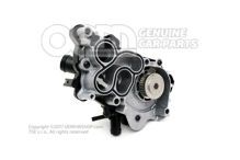 Hűtőfolyadék szivattyú 04E121600CS (1)