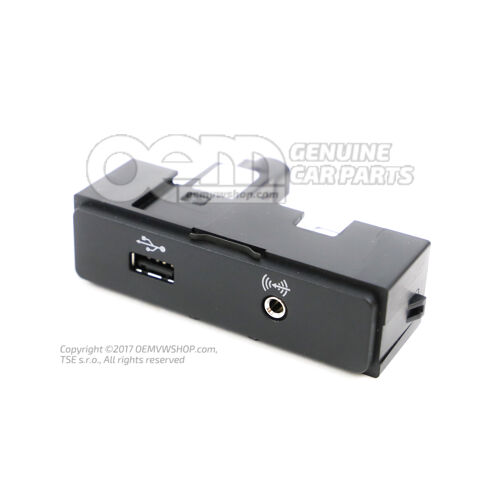 Csatlakozás USB és aux bemenethez 575035222A