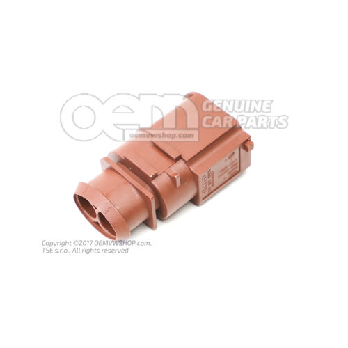 Lapos csatlakozóház érintkezőreteszelő mechanizmussal 3B0973852A