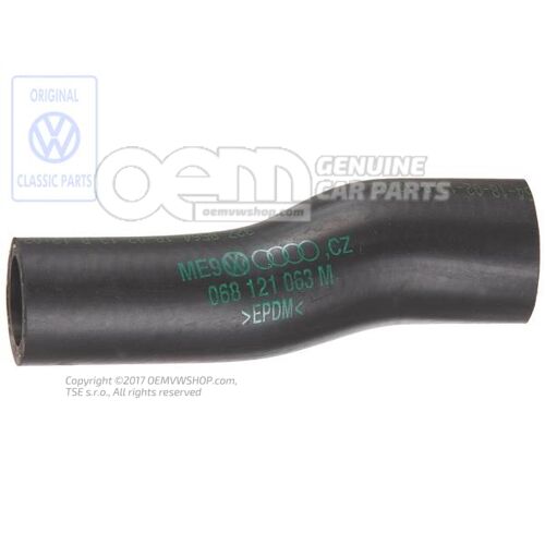 Hűtőfolyadék tömlő motor EA 827 068121063M