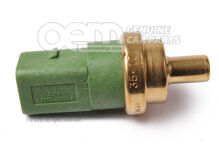 Kettős hőmérséklet-érzékelős vízszivattyú (alapkivitelben beszerelve) 059919501A (1)