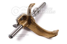 Kiválasztó tengely választóvillával 02M311549D (1)