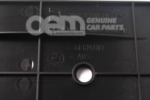 A középkonzol soul burkolata (fekete) 8J0863274B 6PS (2)