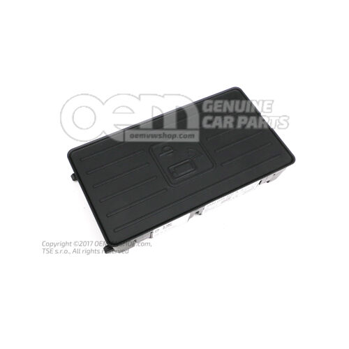 Csatolóantenna mobiltelefon előkészítéssel rendelkező járművekhez 4M0035502A