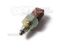 Tolatólámpa kapcsoló 02T945415P (1)