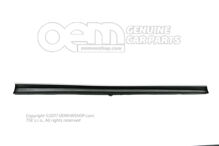 Az oldalsó tag kárpitozása alapozott 8V5853859  GRU (1)