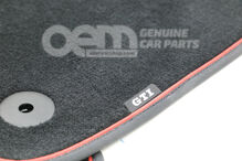 1 szett lábszőnyeg fekete/fekete/korall 5G1863011B OQV (2)