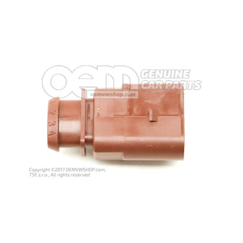 Lapos érintkezőház érintkezőreteszelő mechanizmussal az érintkezőházhoz 1K0973804A
